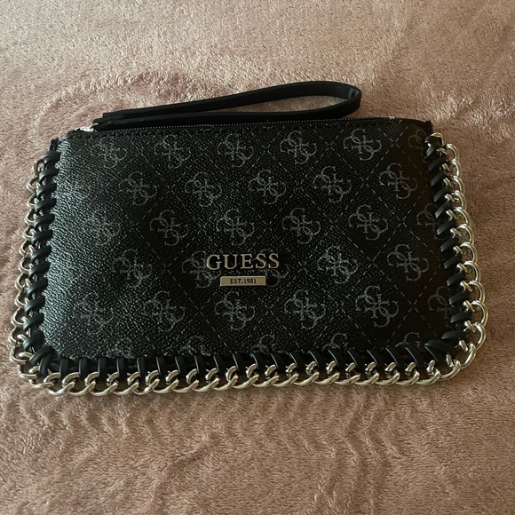Guess Handbags - Guess wristlet Clutch